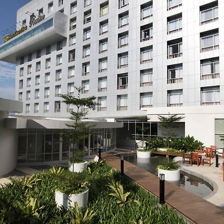 Santika Premiere Dyandra Hotel & Convention - Medan Exterior photo