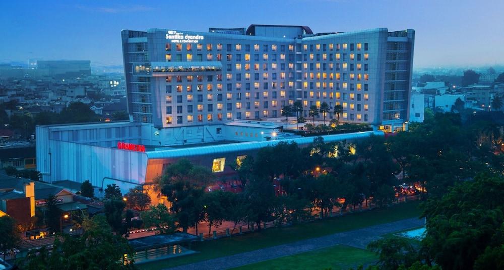 Santika Premiere Dyandra Hotel & Convention - Medan Exterior photo