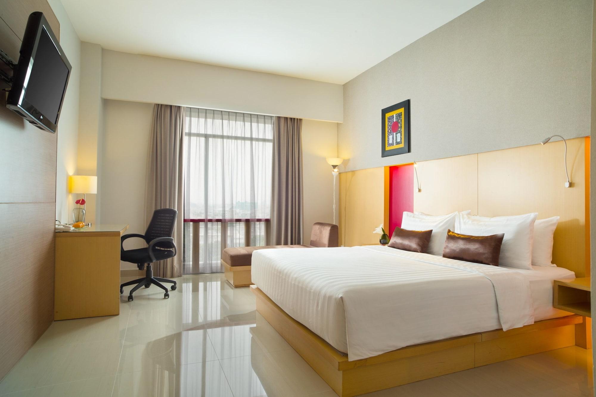 Santika Premiere Dyandra Hotel & Convention - Medan Exterior photo