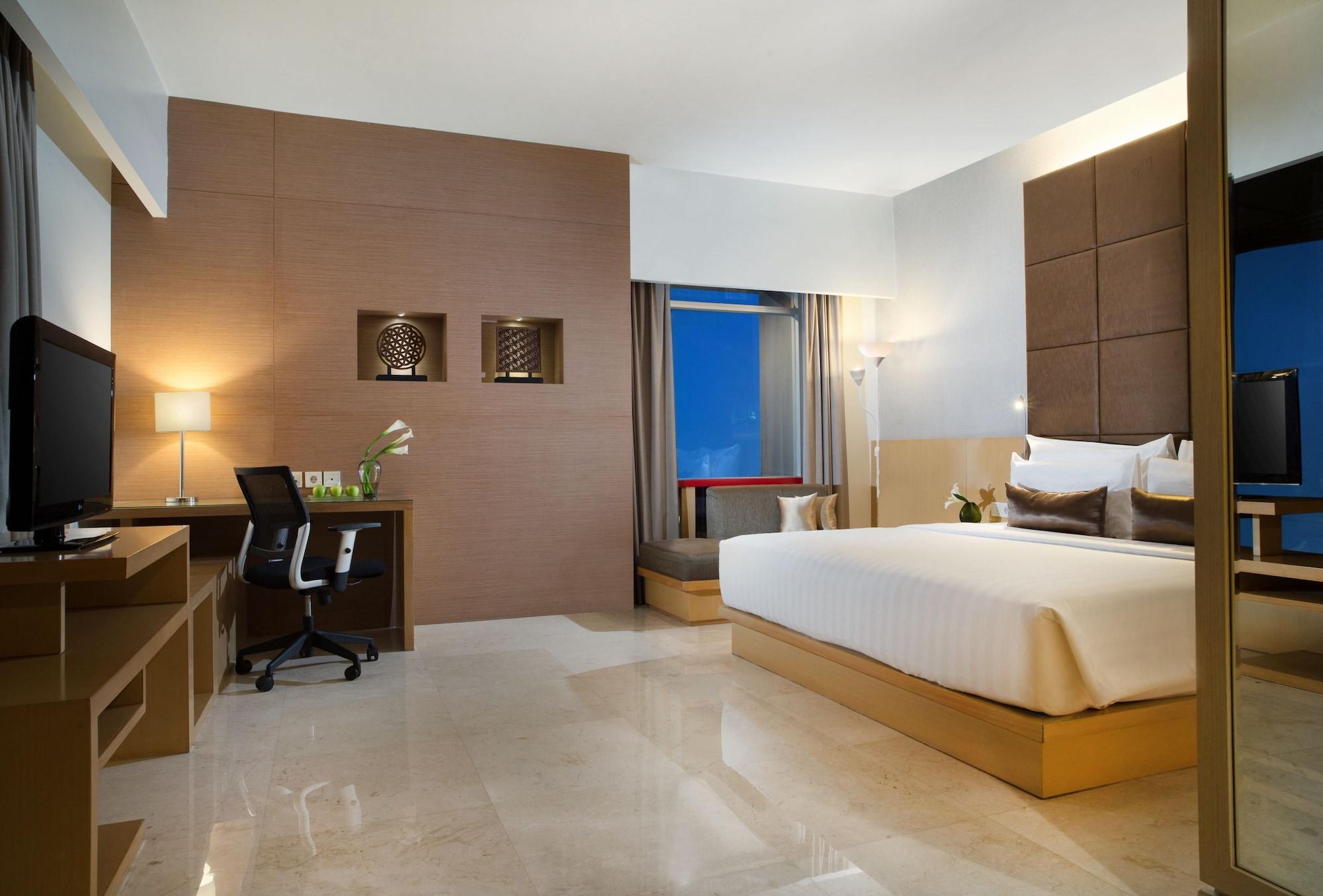Santika Premiere Dyandra Hotel & Convention - Medan Exterior photo
