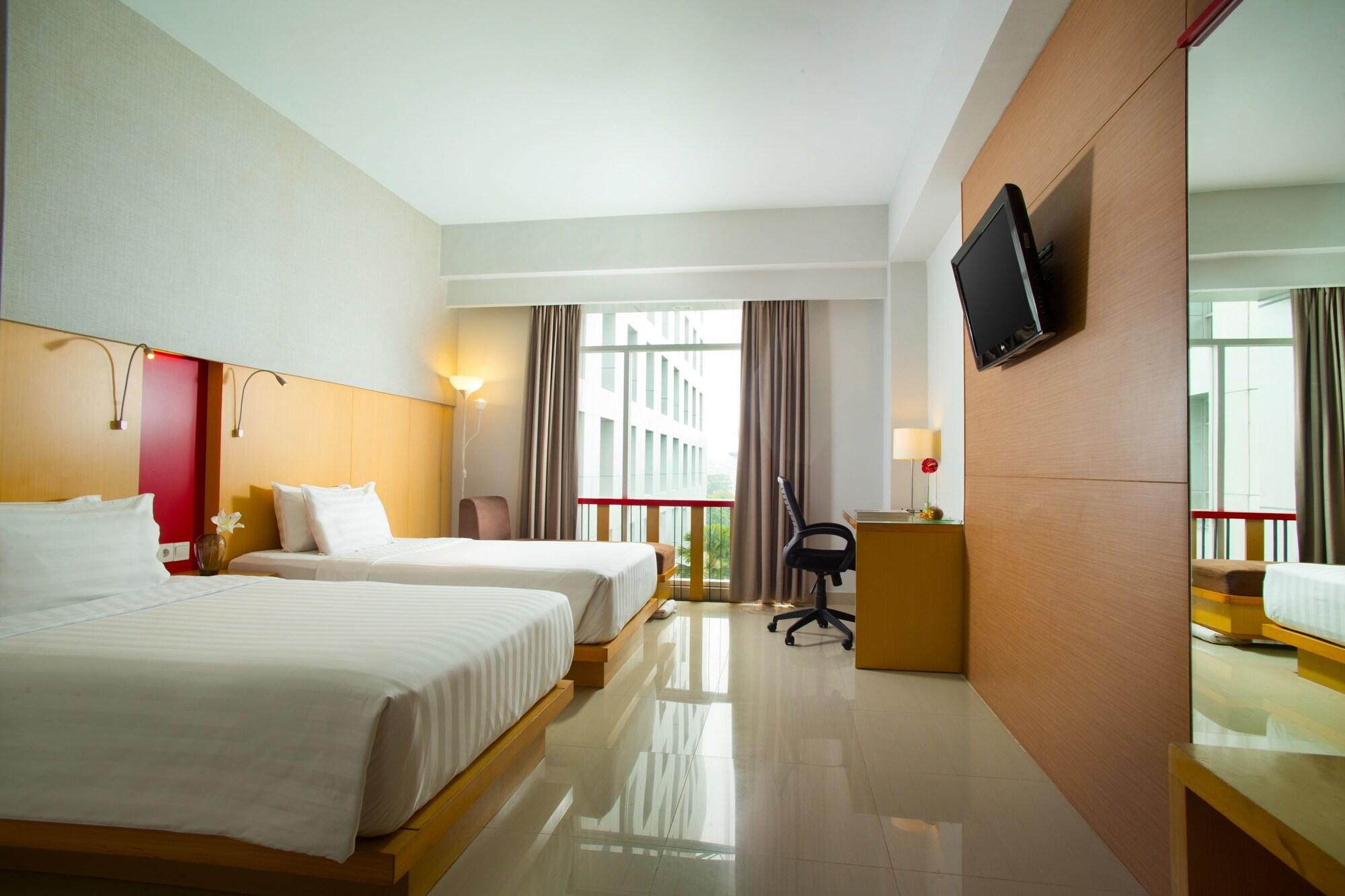 Santika Premiere Dyandra Hotel & Convention - Medan Exterior photo