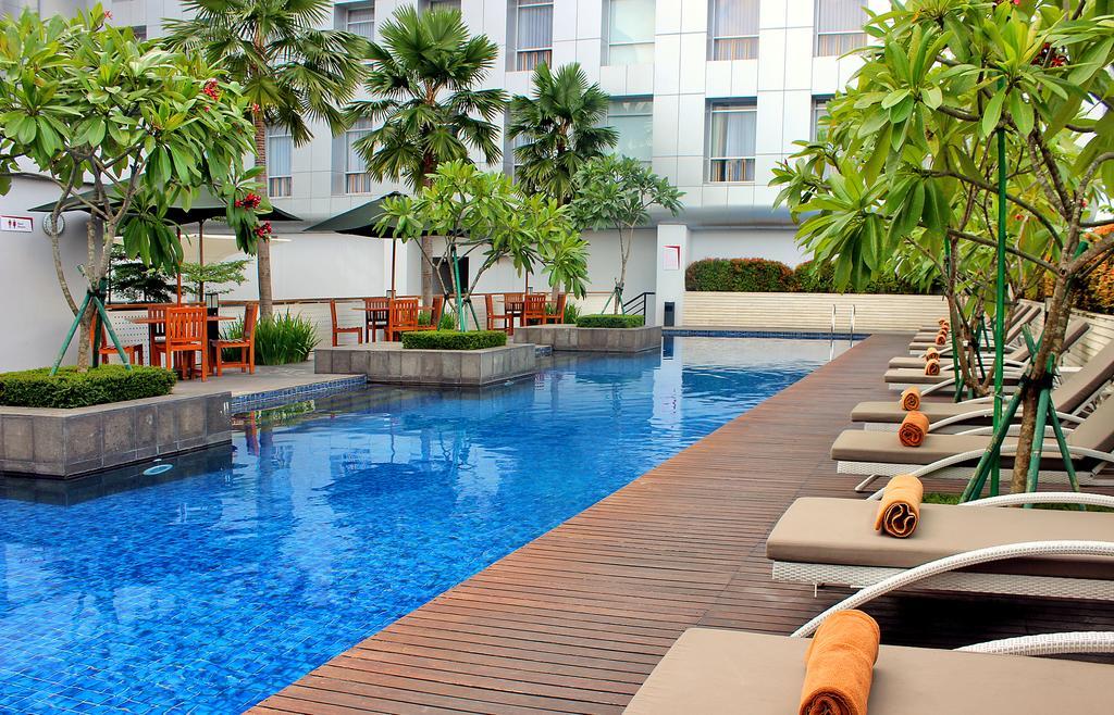 Santika Premiere Dyandra Hotel & Convention - Medan Exterior photo